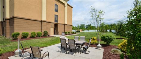 hotels near utica national.